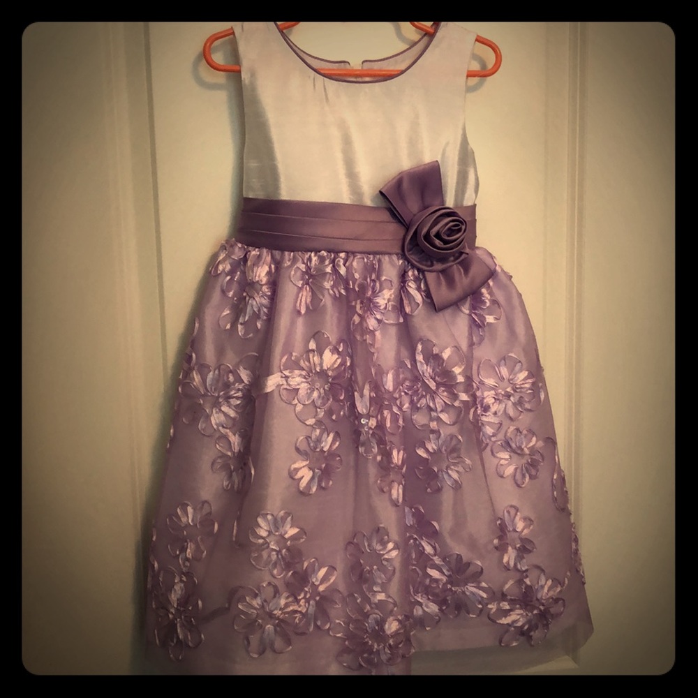 Girls Formal Dress Lavender w Flower Detail